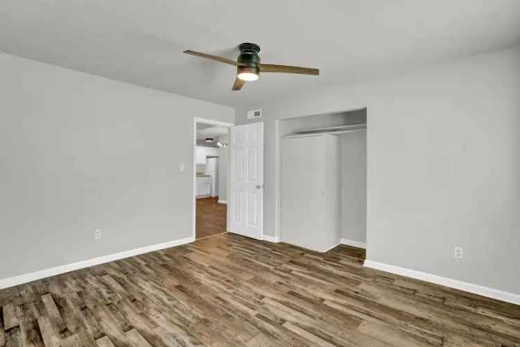 Rent Spacious 2BR Apartment in Graham with Modern Amenities