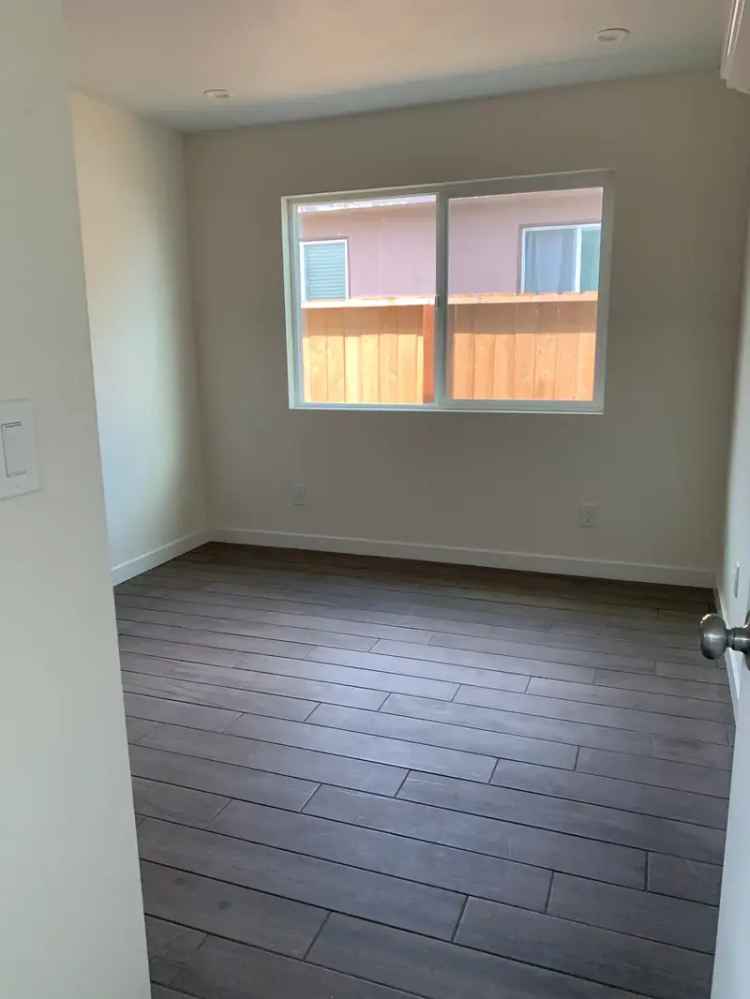 Rent Beautiful Spacious 4 Bedroom House in Long Beach