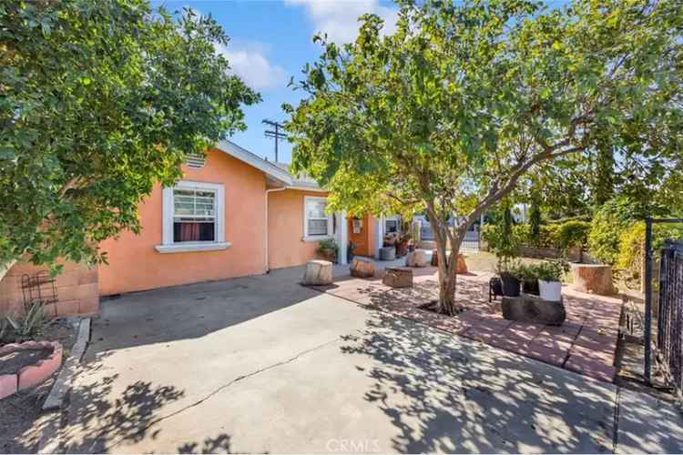 Buy House in Pacoima with 3 Bedrooms, 2 Bathrooms and Outdoor Space