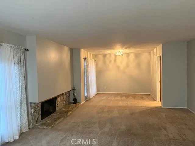 House For Sale in 15921, Ladysmith Street, California