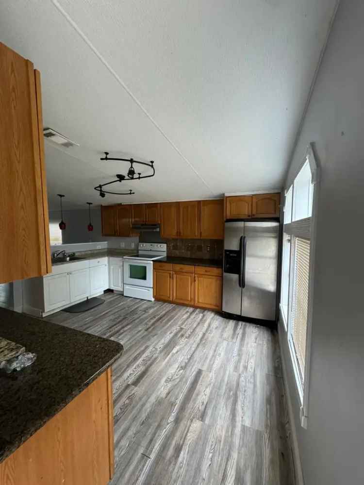 Rent Large Double Wide Mobile Home in a Family Friendly Location