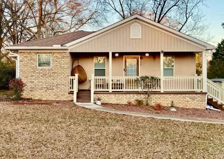 Rent Charming 3 Bedroom Home in Douglasville with Flexible Lease Options