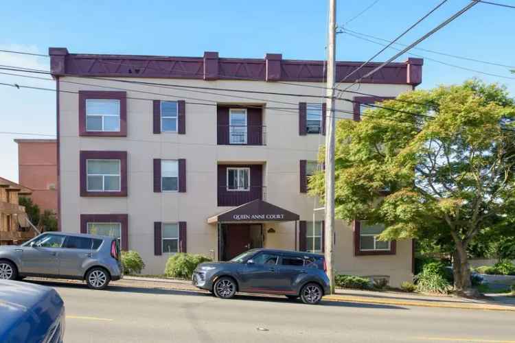 Rent Apartments at Queen Anne Court Near Kerry Park and Shopping