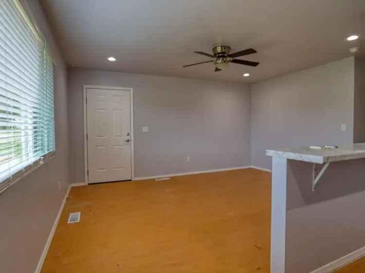 Rent Charming Newly Renovated House Near University Fayetteville