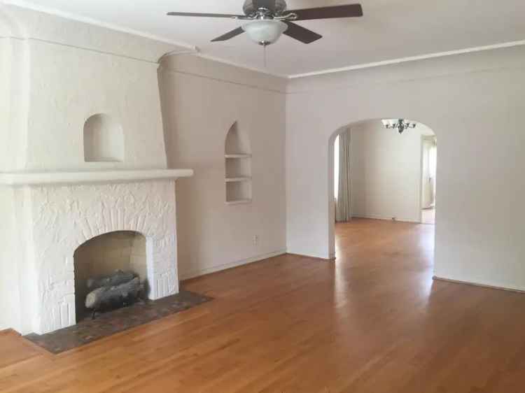 rent apartment duplex with spacious rooms and garage parking