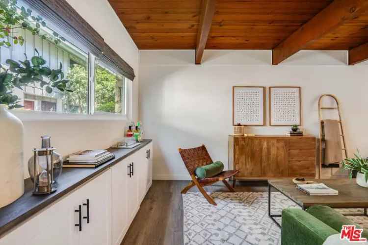 House For Sale in 4040, Grand View Boulevard, Culver City, California