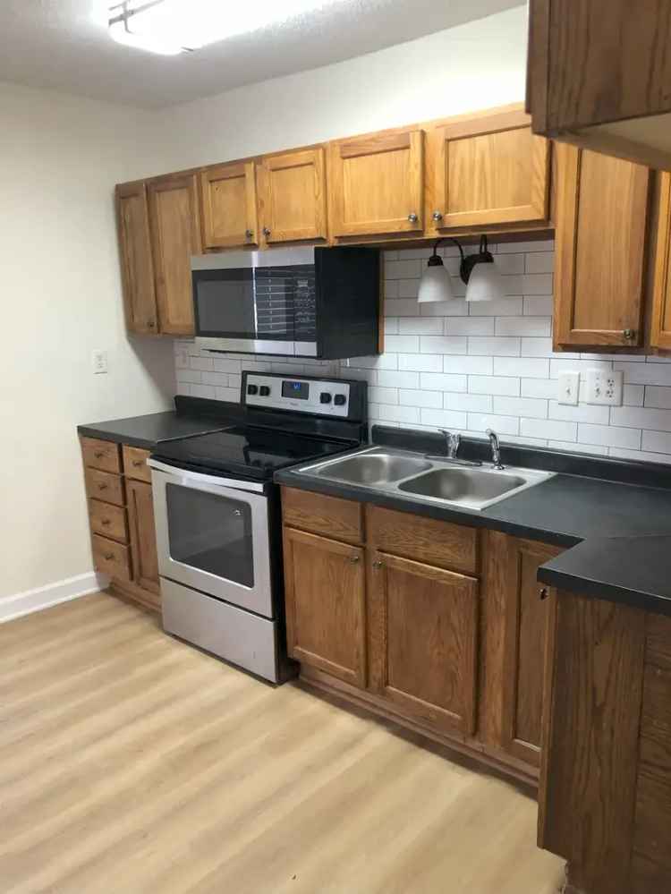 Rent Single Residence Home Newly Renovated with 3 Bedrooms