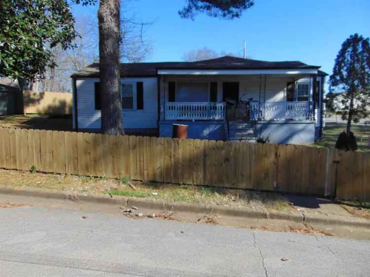 House For Sale in 202, North Spurr Street, Florence, Alabama