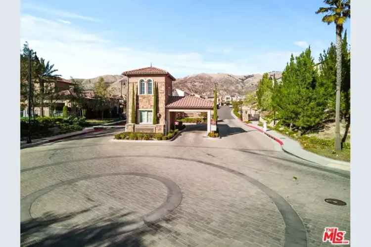 Luxury Buy Residence in Porter Ranch with 4 Bedrooms and Resort Amenities