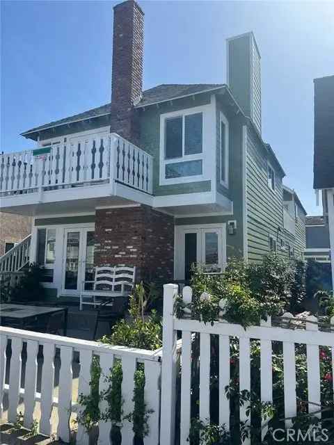 House For Sale in 1133, West Balboa Boulevard, Newport Beach, California