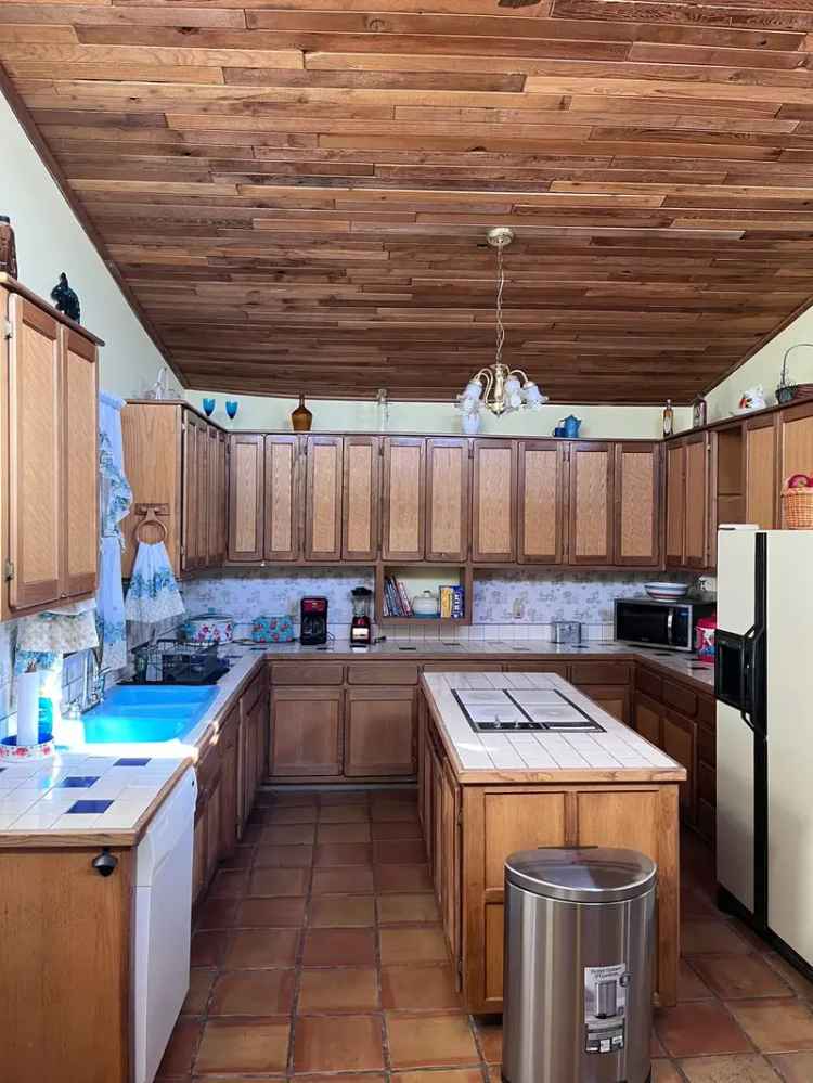 Rent Spacious 3 Bedroom Home with Private Baths in Bernalillo