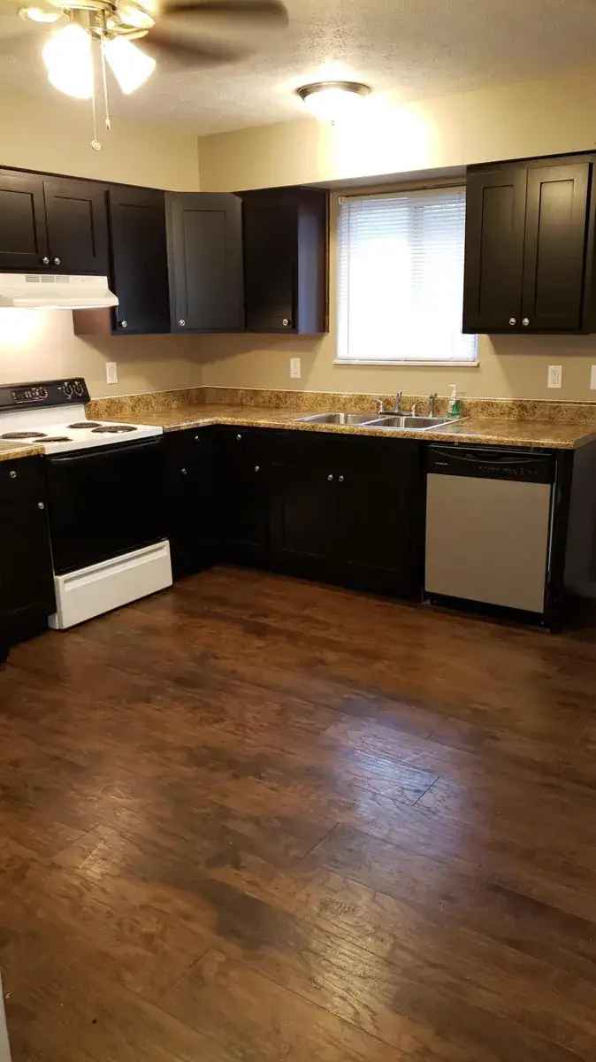 Rent 2 Bedroom Apartment in Maryville IL with Private Yard