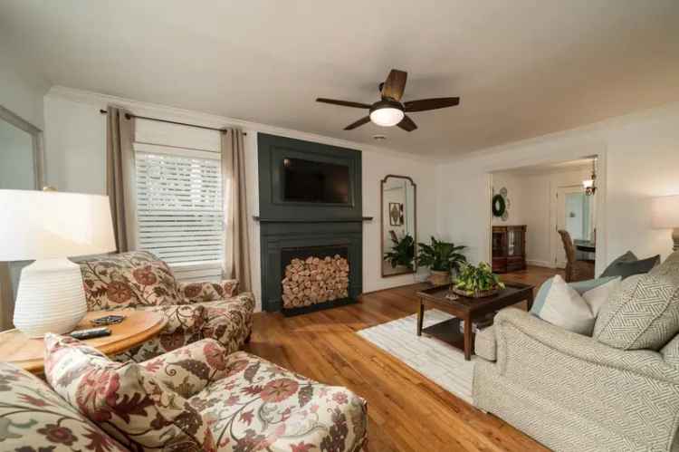 Rent a Cozy Cottage in Greenville SC with Fenced Yard and Pet Friendly