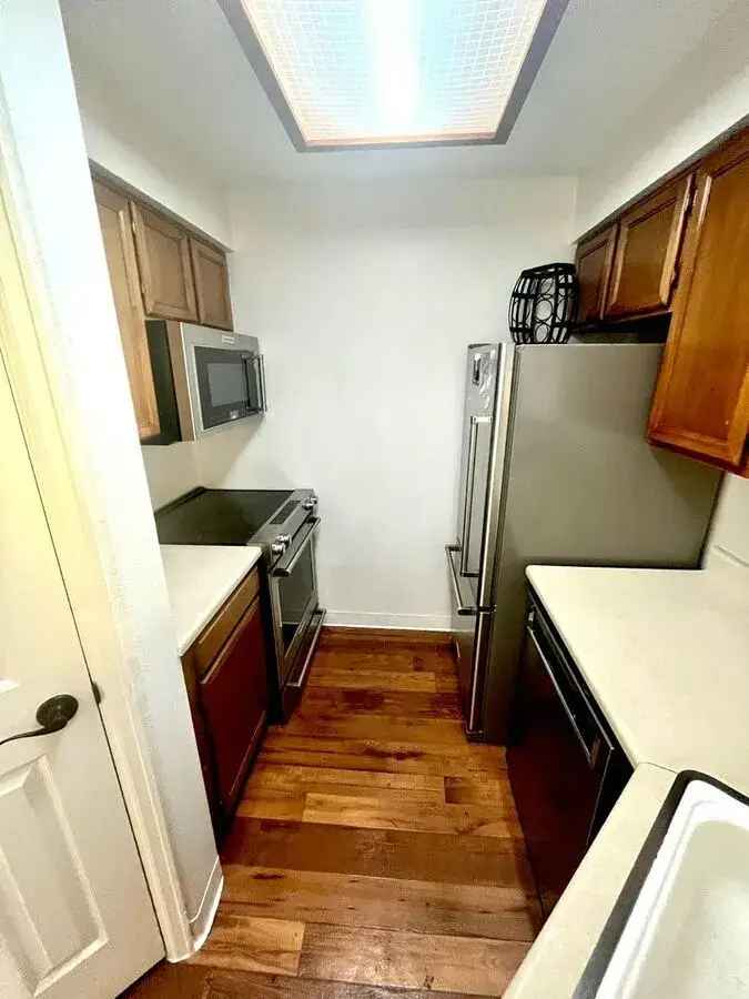 Rent 2 Bedroom Condo in Glendale Denver with Modern Amenities