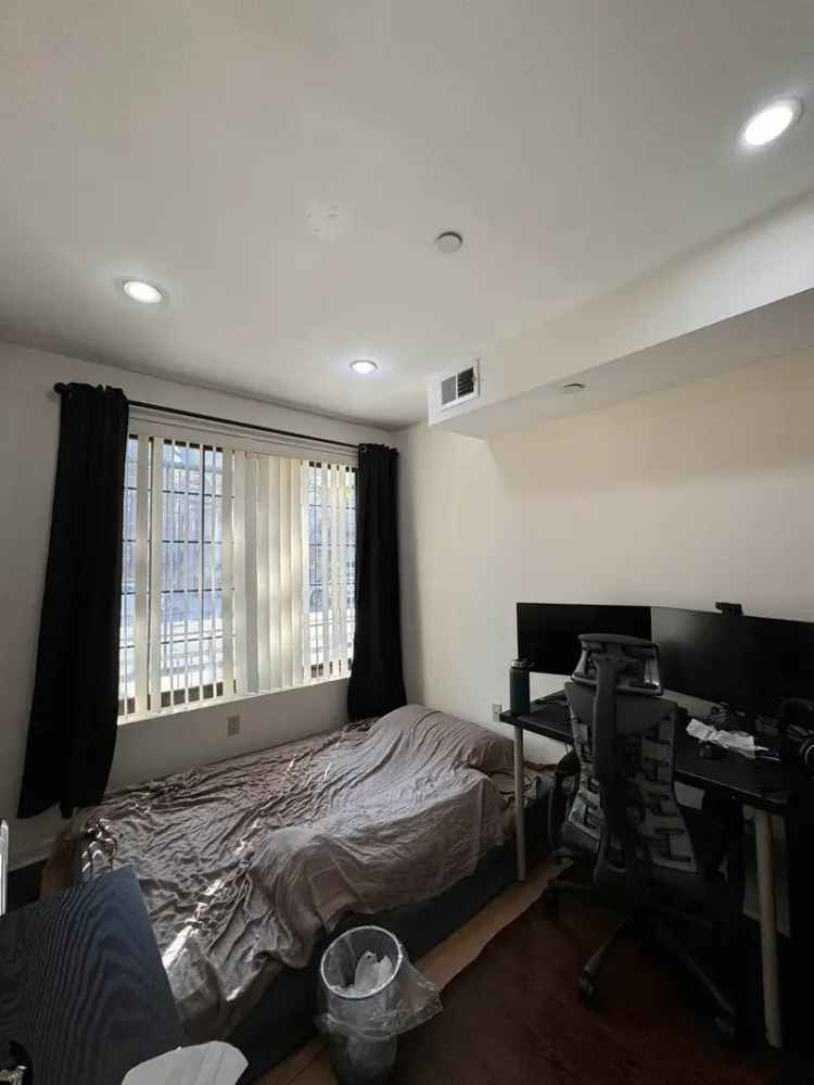 Rent 1 bedroom apartment near Broadway train station with modern features