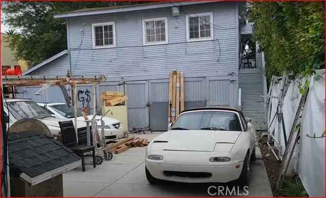 House For Sale in 2720,2722, South Sycamore Avenue, Los Angeles, California