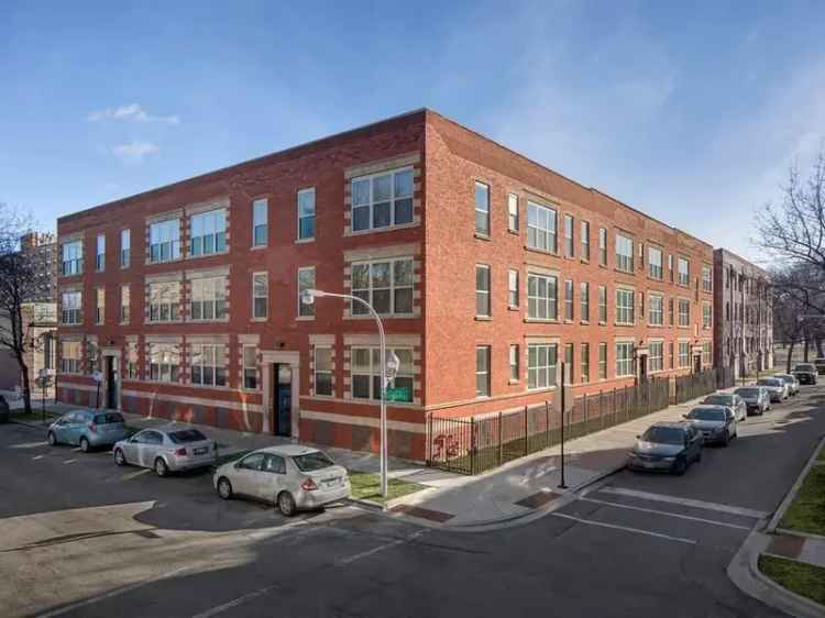 Rent Apartments in Chicago Featuring Artist Lofts and Convenient Living