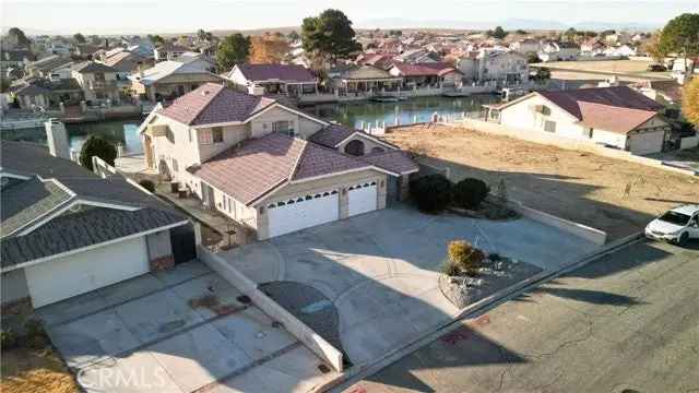 House For Sale in 14389, Ironsides Lane, California