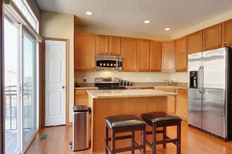 Townhouse for Rent Spacious 4 Bedroom Home in Eden Prairie