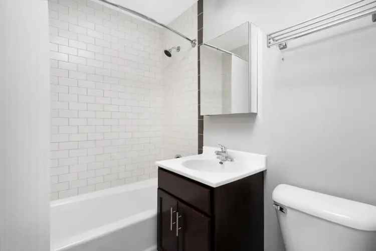 Rent Apartments in Lakeview with Vintage Charm and Modern Amenities