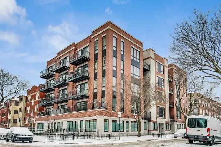 Luxury Apartments for Rent in Chicago Near Montrose Beach