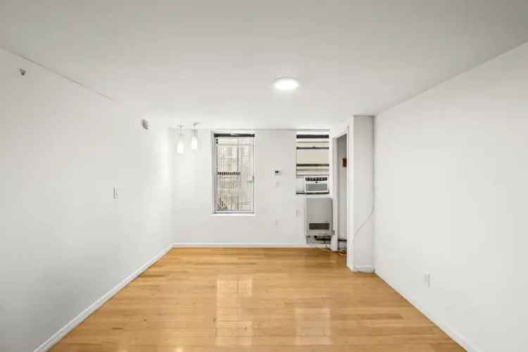 Rent Studio Apartment in East Village with Modern Features