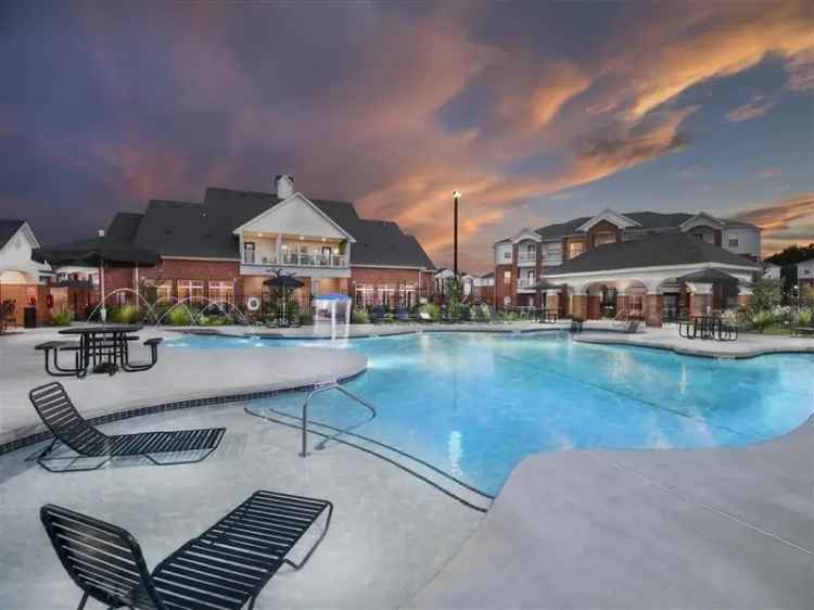 Rent Apartments in Bentonville AR with Resort Style Amenities