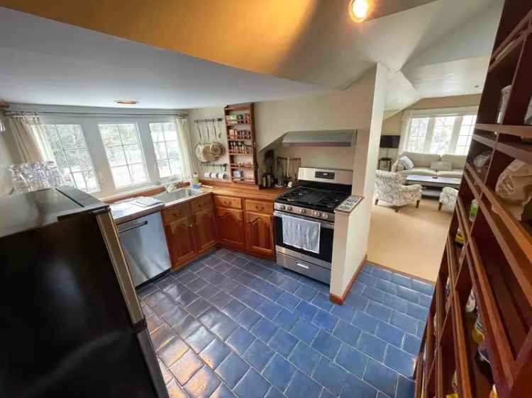 Rent Apartment Condo in Stockbridge with Mountain Views and Amenities