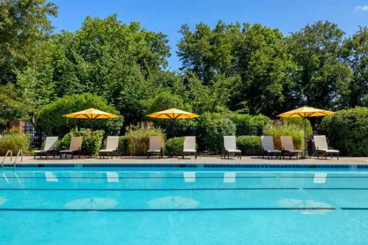 Rent Spacious Apartments Near Delaware River with Resort Style Amenities