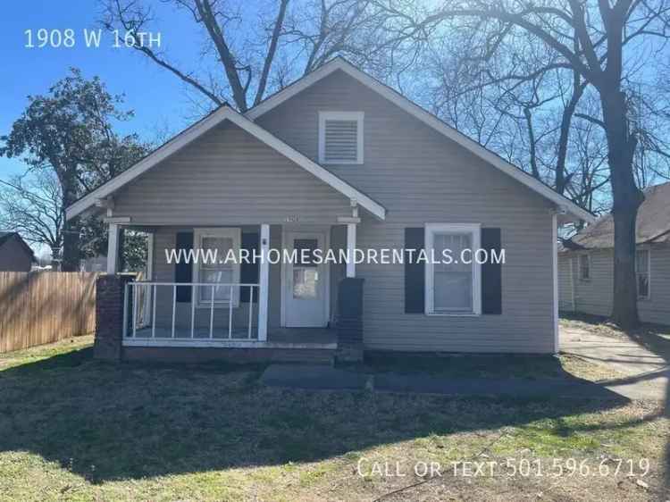 Rent a Single Family Home with Yard and Driveway in 1908 W 16th