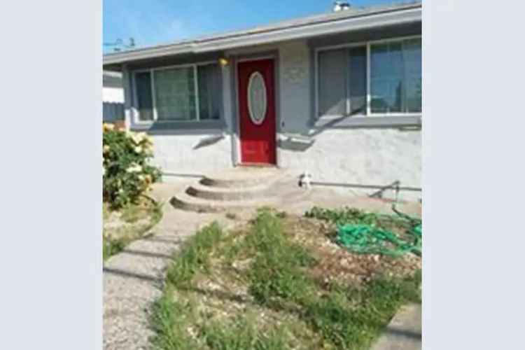 Buy House in Gilroy with 3 Bedrooms, Large Lot and Sunroom