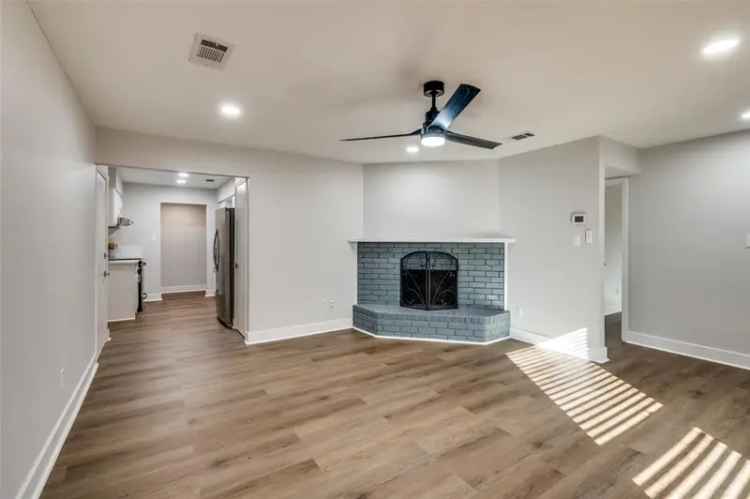 Buy Home in Arlington with Modern Features and City Convenience