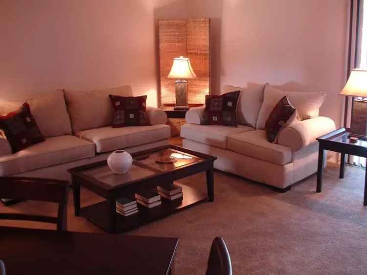 Rent Spacious 2 Bedroom Apartment in Kenosha with Great Amenities