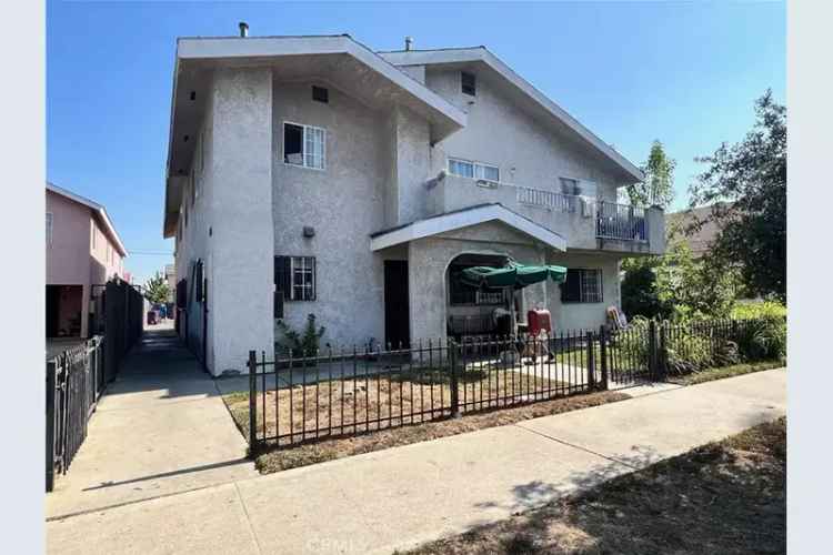 Buy four plex property in Long Beach with spacious units and prime location