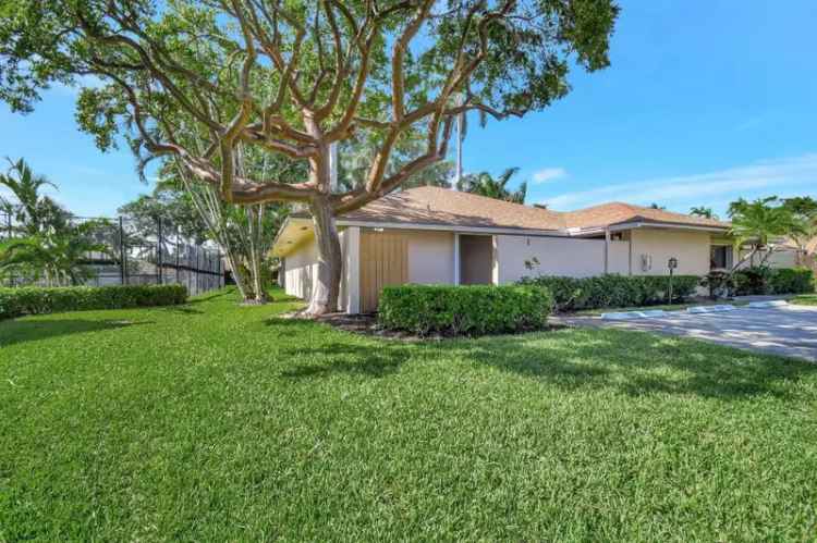 House For Sale in 1, South Lakeshore Drive, Hypoluxo, Florida