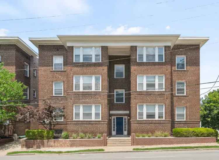 Rent Apartments at The Belmar Boutique Style Building with Spacious Floor Plans