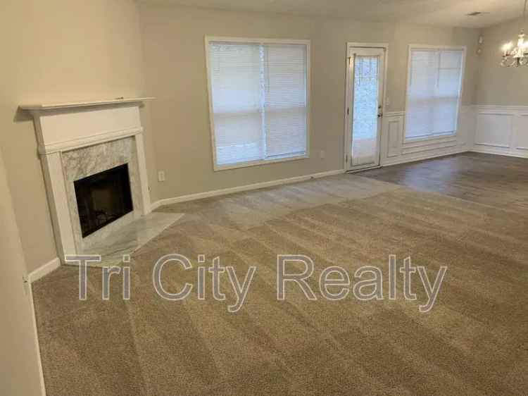 Rent Modern Home Comfort Three Bedrooms Newnan with Spacious Kitchen