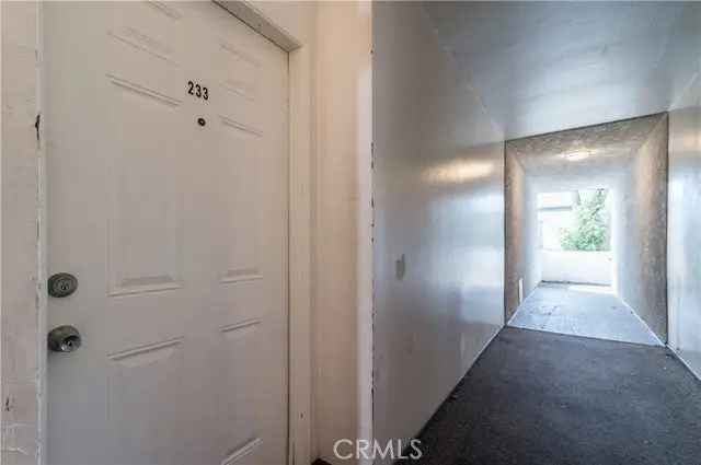 House For Sale in 18620, Hatteras Street, Los Angeles, California