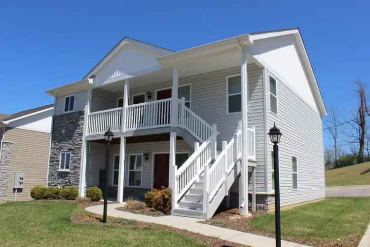 Rent 3 Bedroom Apartment near Vet School with Private Bathrooms