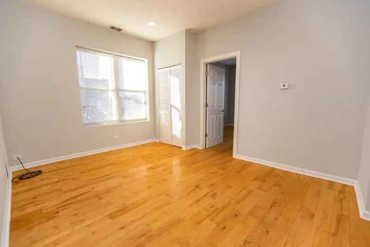 Apartments for Rent in Humboldt Park with Spacious Two and Three Bedroom Units