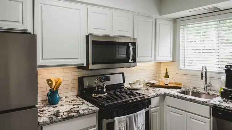 Rent Apartments in Alister Falls Church with Modern Amenities