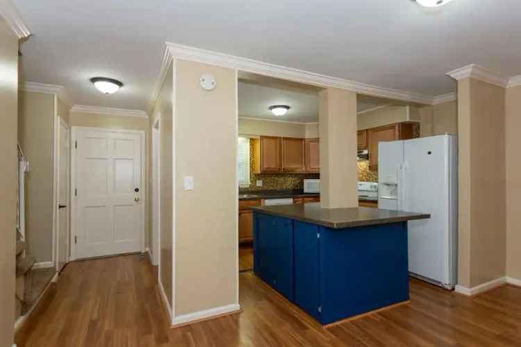 Rent Townhouse in Vestavia with 3 Bedrooms and Renovated Features