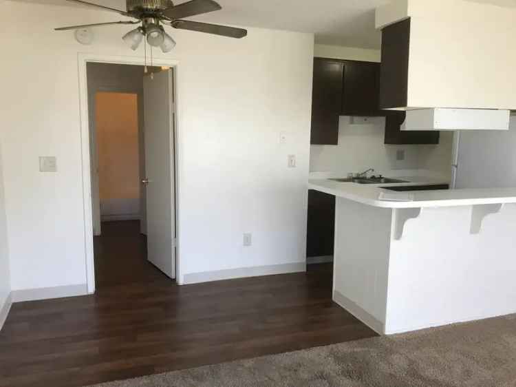 Rent Apartments in El Cajon with Pool and Off Street Parking