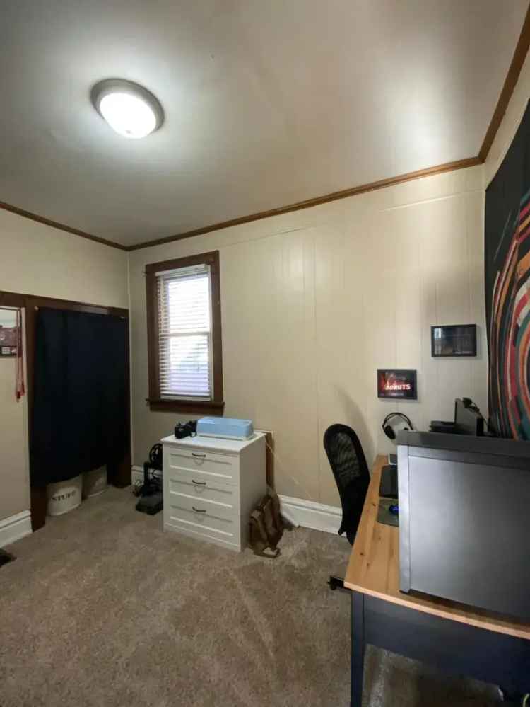 Rent Spacious Apartment Unit in a Duplex with Garage Near Short North