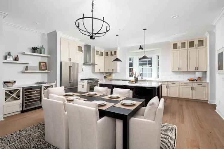 Rent Luxury Townhome Apartments in Charlotte with Distinguished Design