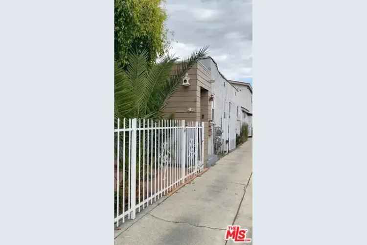 Duplex for Sale in Mid-City/West Adams District with Modern Updates