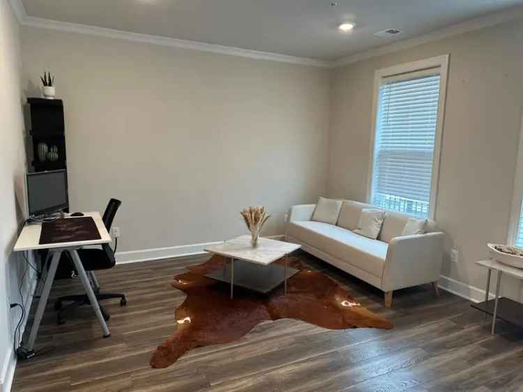 Rent Luxurious Modern Townhome in Woodbridge with Premier Upgrades