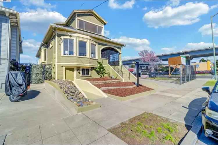 House For Sale in 806, 54th Street, Oakland, California