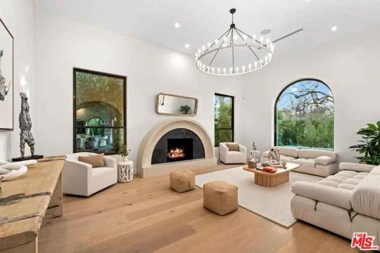 House For Sale in 100, South La Jolla Avenue, Los Angeles, California