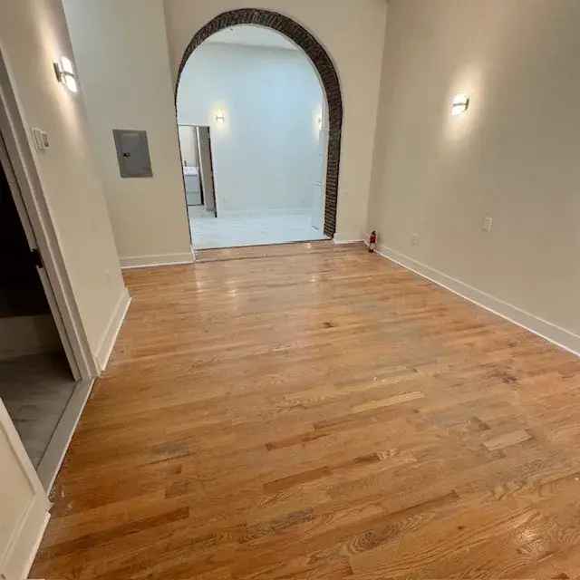 Rent newly renovated apartment ground floor near Market-Frankford Line